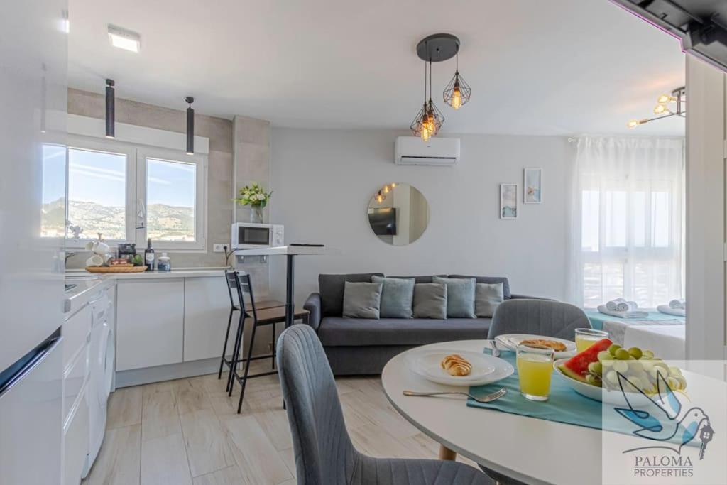 Wonderful Studio Apartment On The Beachfront Беналмадена Екстериор снимка