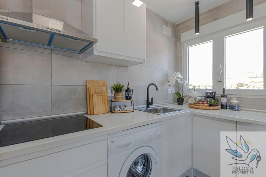 Wonderful Studio Apartment On The Beachfront Беналмадена Екстериор снимка