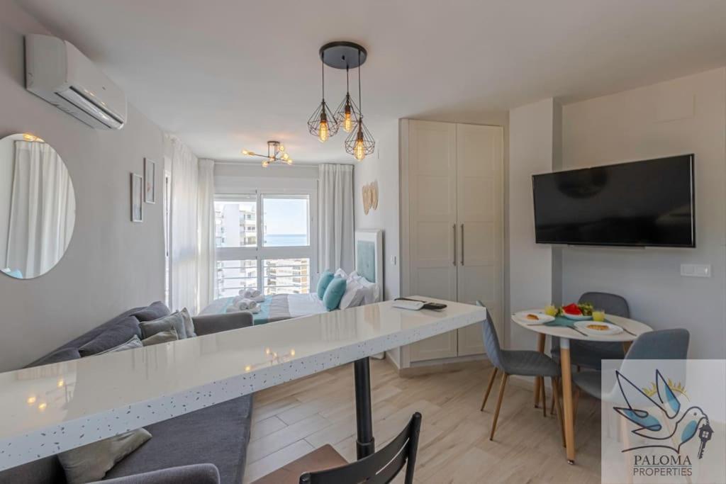 Wonderful Studio Apartment On The Beachfront Беналмадена Екстериор снимка