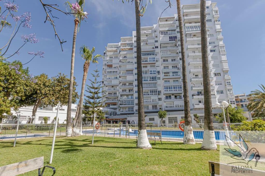 Wonderful Studio Apartment On The Beachfront Беналмадена Екстериор снимка