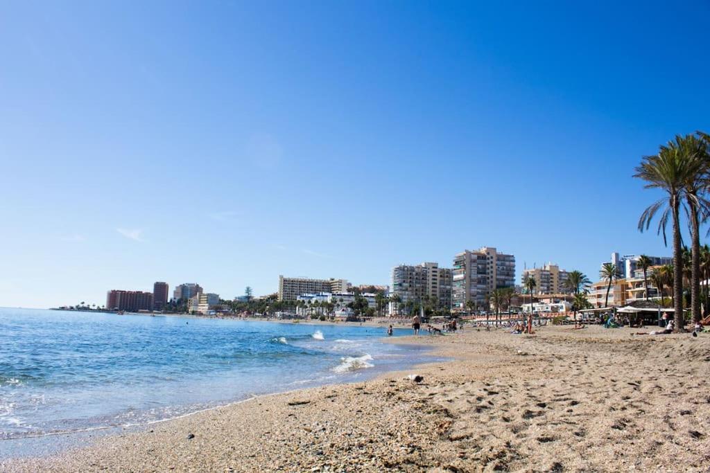 Wonderful Studio Apartment On The Beachfront Беналмадена Екстериор снимка
