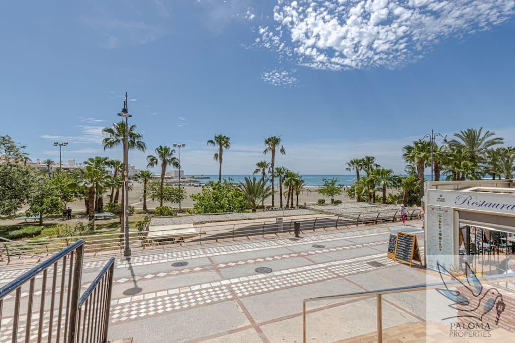 Wonderful Studio Apartment On The Beachfront Беналмадена Екстериор снимка