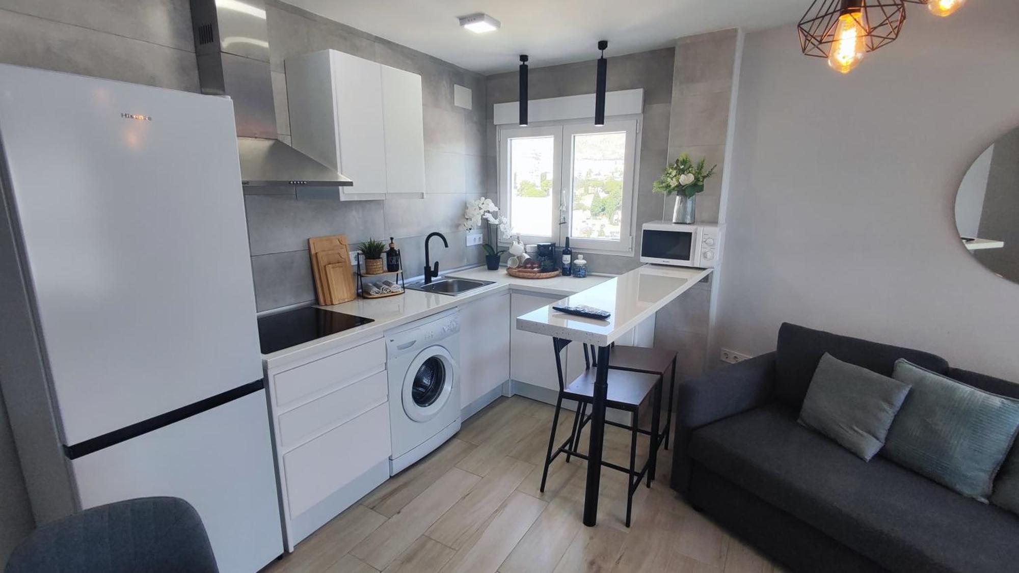 Wonderful Studio Apartment On The Beachfront Беналмадена Екстериор снимка